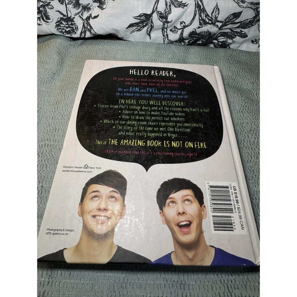 Amazing Book Is Not on Fire : The World of Dan and Phil by Phil Lester and...